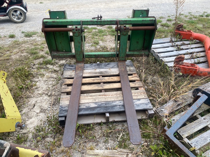 Attachments  John Deere Pallet Forks Photo