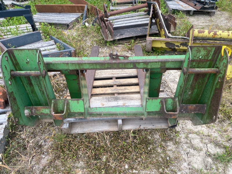 Attachments  John Deere Pallet Forks Photo