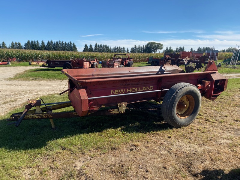 Manure Equipment  New Holland 328 Manure Spreader Photo