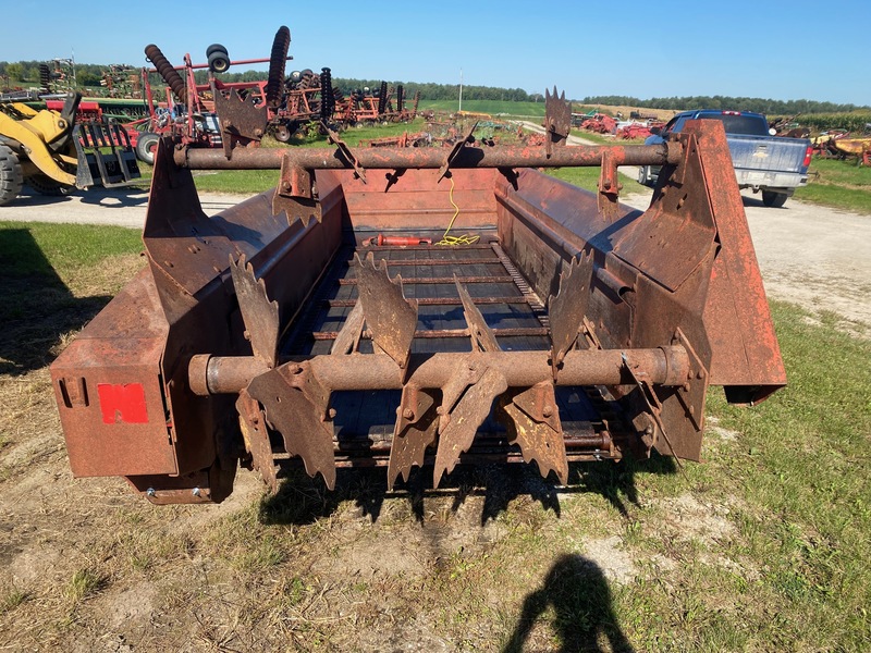 Manure Equipment  New Holland 328 Manure Spreader Photo