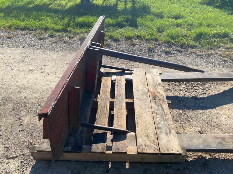 Attachments  Frey 3 Prong Bale Spear Photo