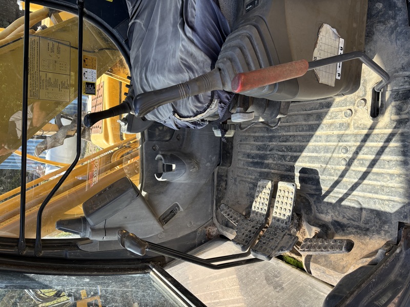 John Deere 200C Excavator for sale 