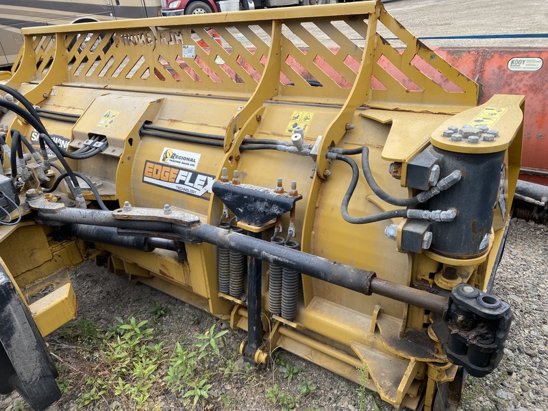New Holland TM175 Tractor/Snowblower/SnowWing Plow 