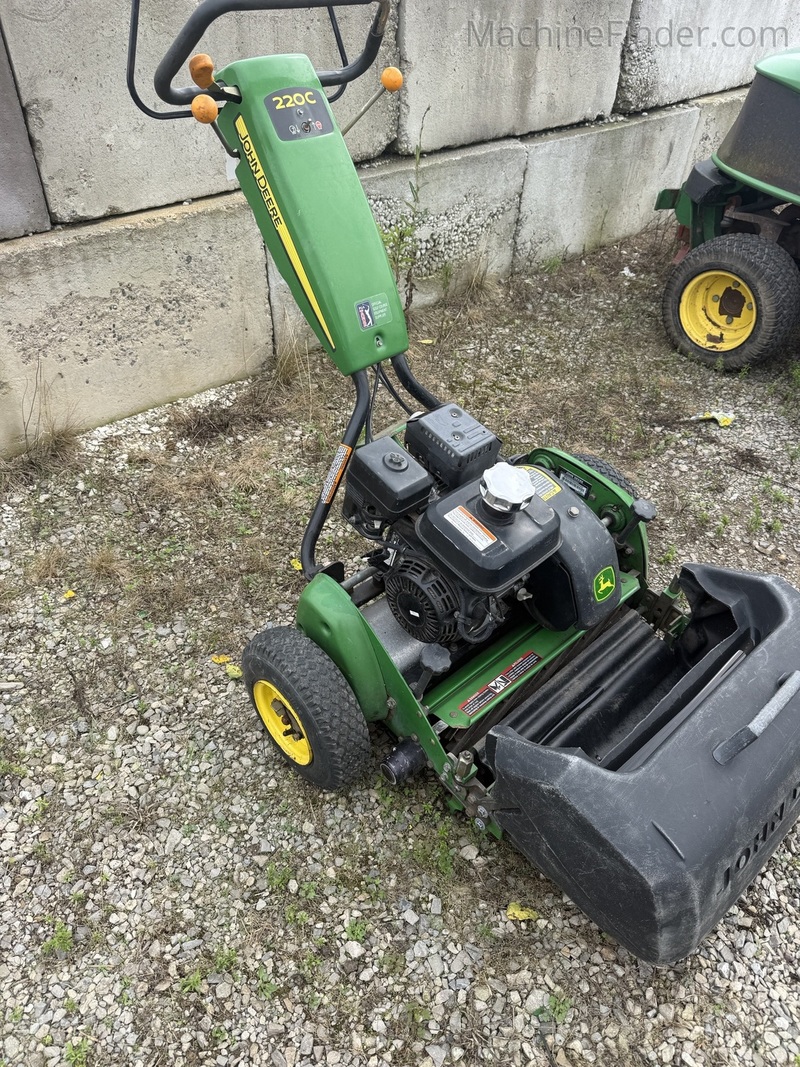 2010 John Deere 220C