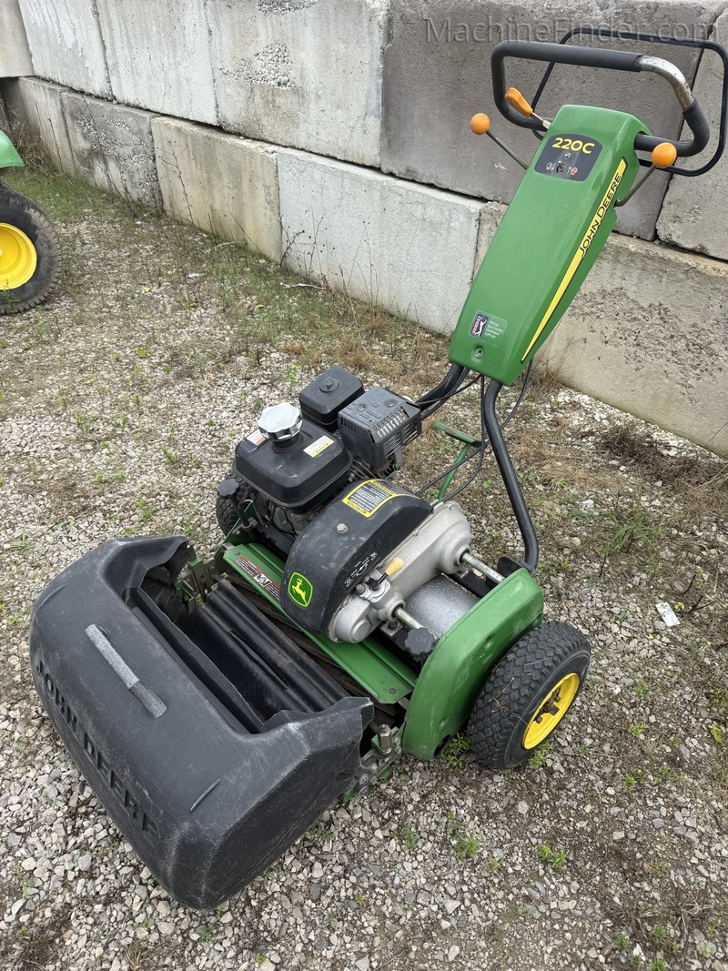 Property Maintenance  2010 John Deere 220C Photo
