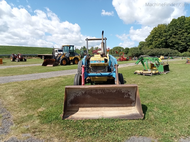 Tractors    Ford 3910 Photo